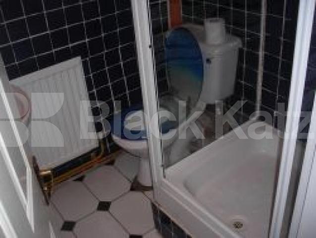 			2 Bedroom, 1 bath, 1 reception Flat			 Martlett Court, Covent Garden